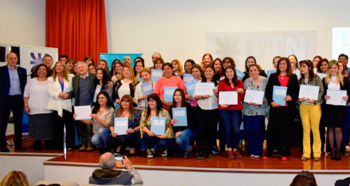 Docentes de la provincia recibieron certificados de la Diplomatura en Políticas Educativas