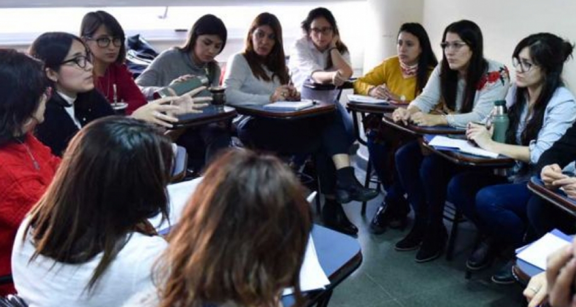 Capacitación para concursos públicos de antecedentes y oposición para cargos de ascenso en el sistema educativo pampeano.