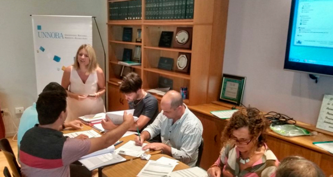 Evalúan postulaciones de estudiantes a las Becas estímulo a la vocación científica