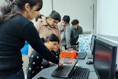 La UNIPE llevó adelante el Primer Desafío de Robótica para estudiantes de escuelas técnicas de Pilar