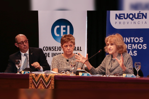 Conferencia de Adriana Puiggrós en la Ciudad de Neuquén