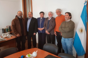 UNIPE recibe en comodato una valiosa colección bibliográfica